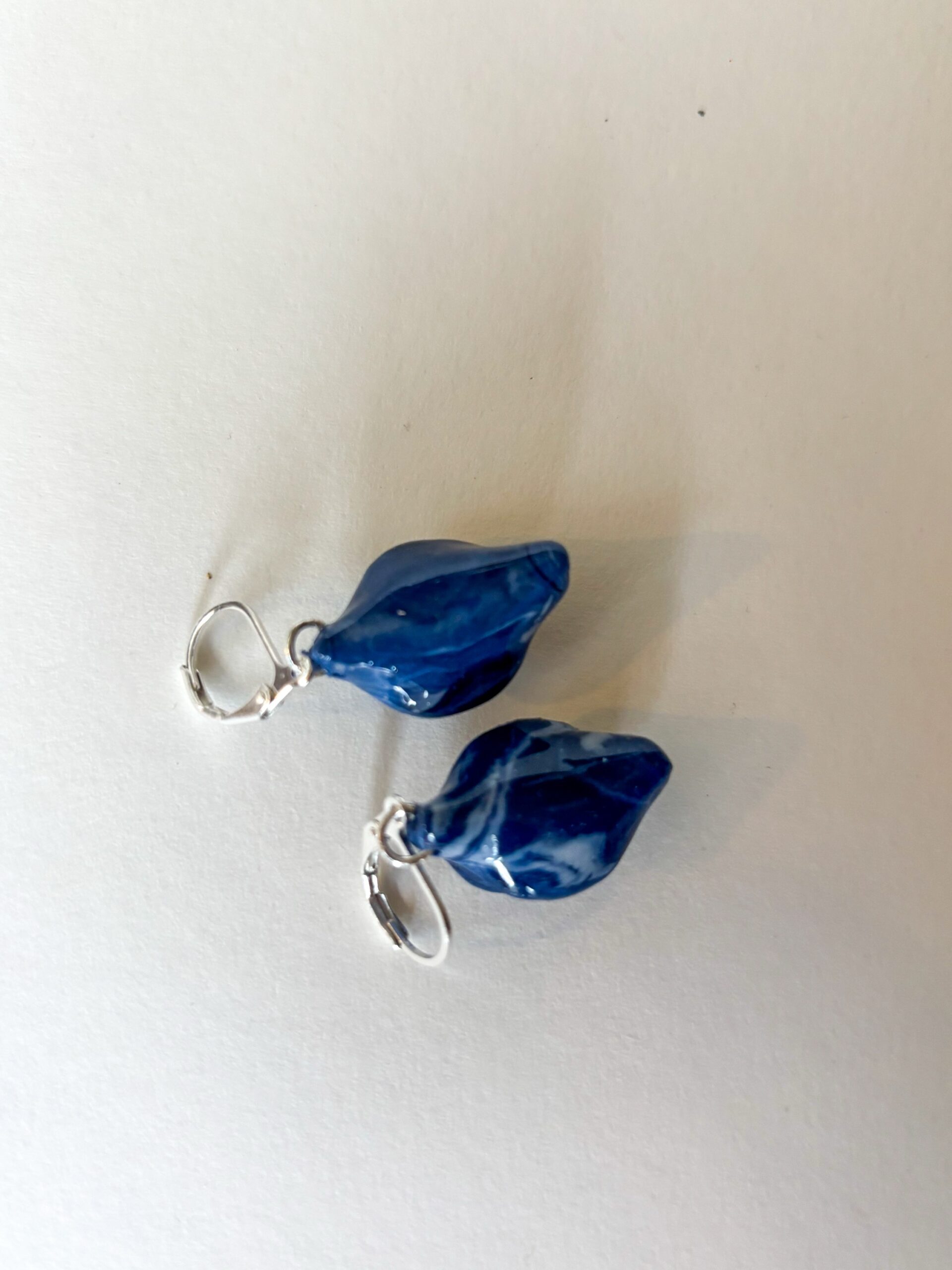 Blau marmorierte Vulven in klein – Bild 3